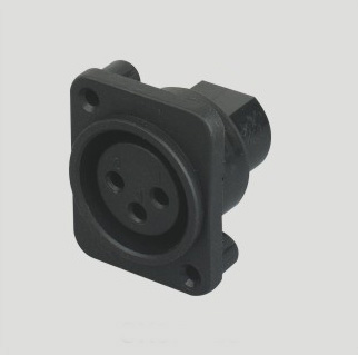 XLR-02